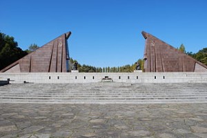 320px-Soviet_War_Memorial_Northwest_view_1