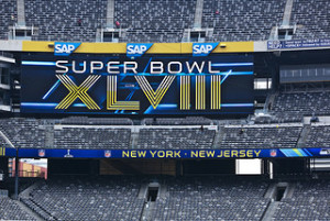 "Super Bowl XLVIII Preparations at MetLife Stadium January 31, 2014" by Anthony Quintano [CC BY 2.0, (http://creativecommons.org/licenses/by/2.0/)], via Flickr